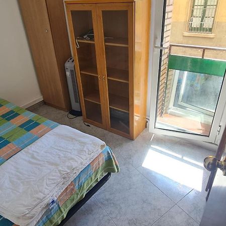 Sunny Room In A Shared Apartment In Rubí Extérieur photo