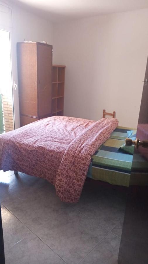 Sunny Room In A Shared Apartment In Rubí Extérieur photo